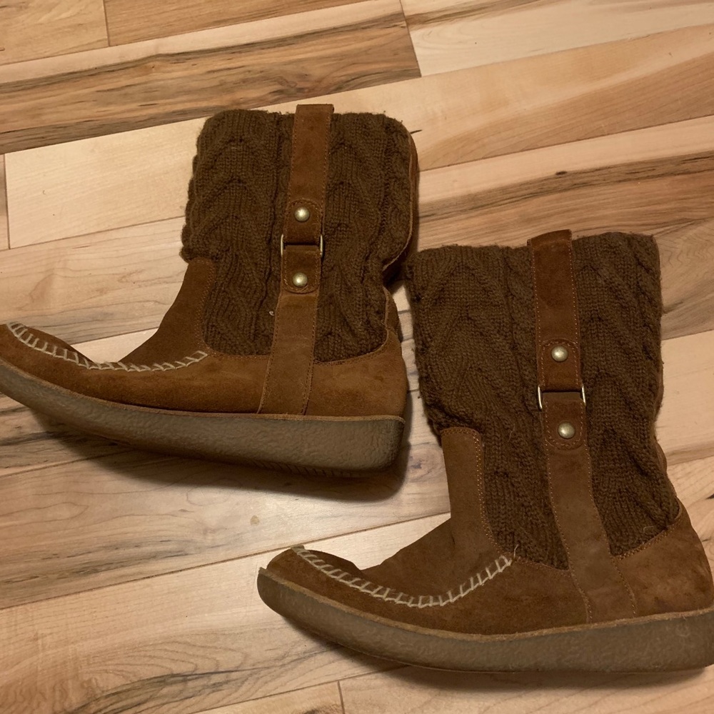 American Eagle moccasin boots